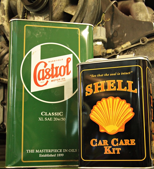 cans of automobile engine oil