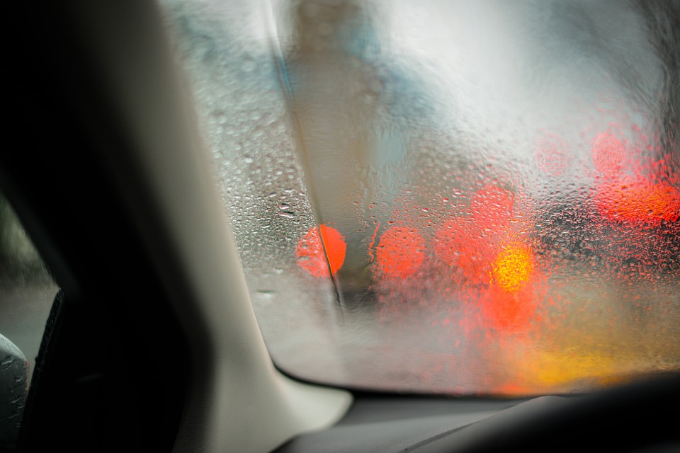 5 Tips to Prevent Your Car Windows From Fogging Up - JB Tools Inc.